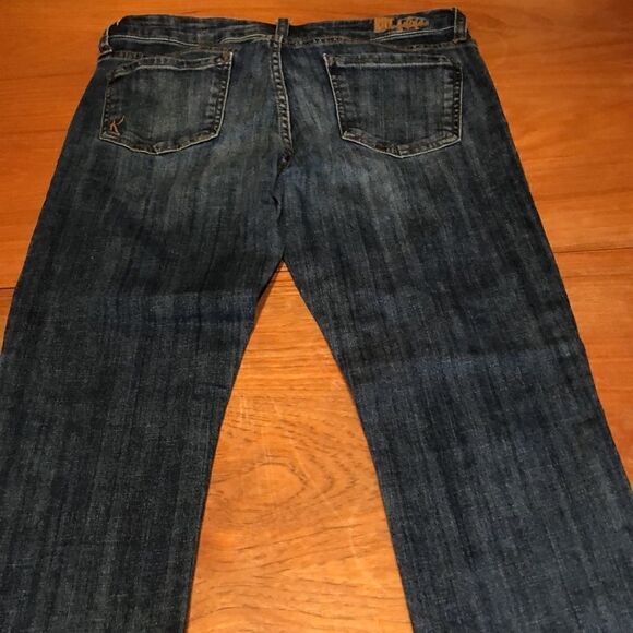 Kut from the Kloth jeans Size 6 medium wash with fading and whiskering raw hem - Picture 2 of 14